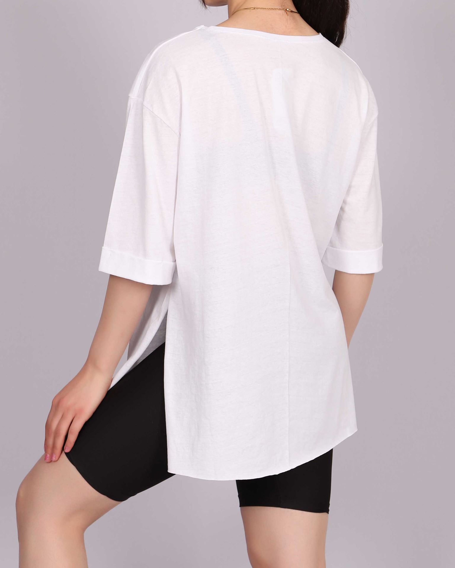  Beyaz Baskılı Yırtmaçlı T-shirt TSH304