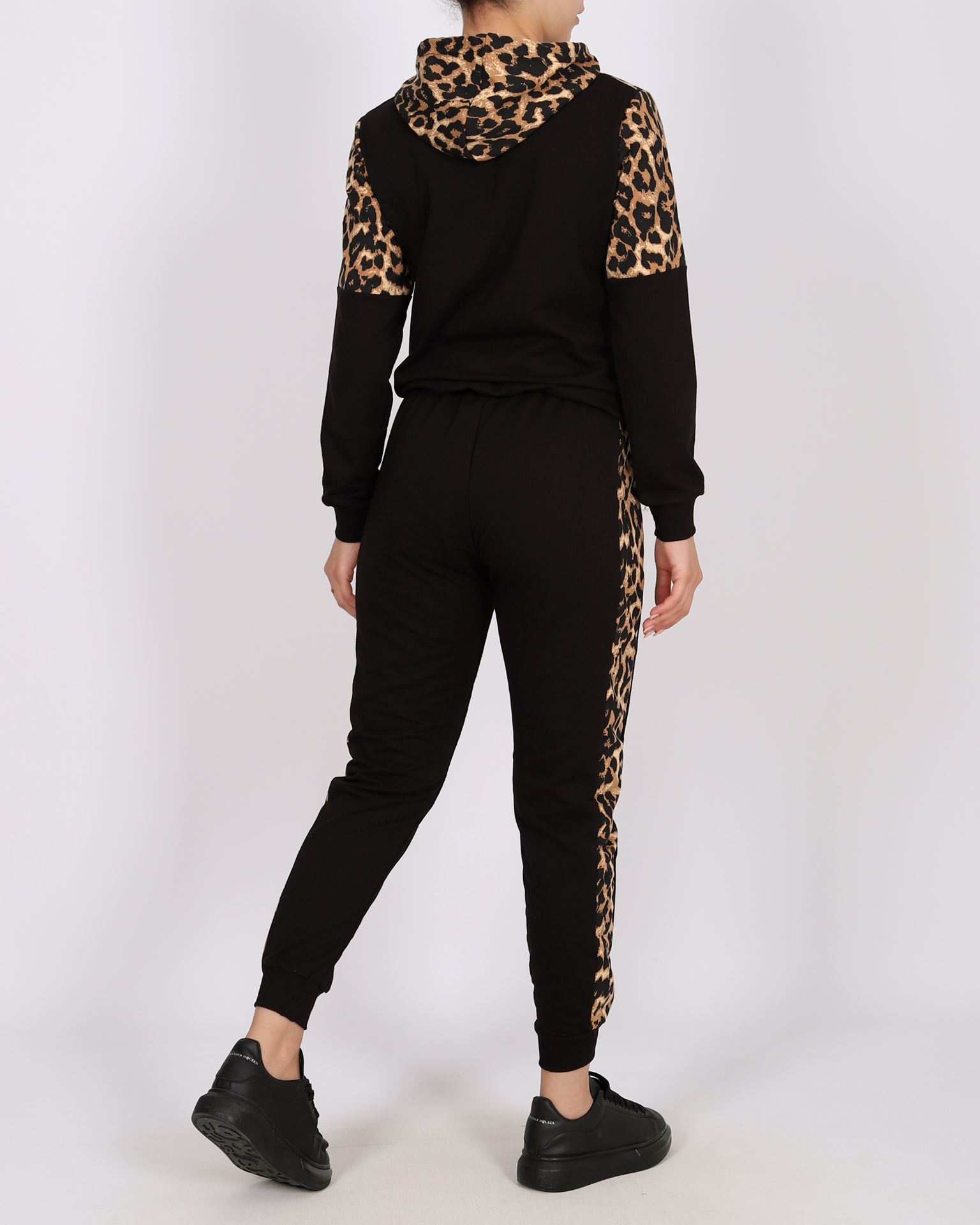 Siyah Leopar Desenli Eşofman Takımı TKM2138