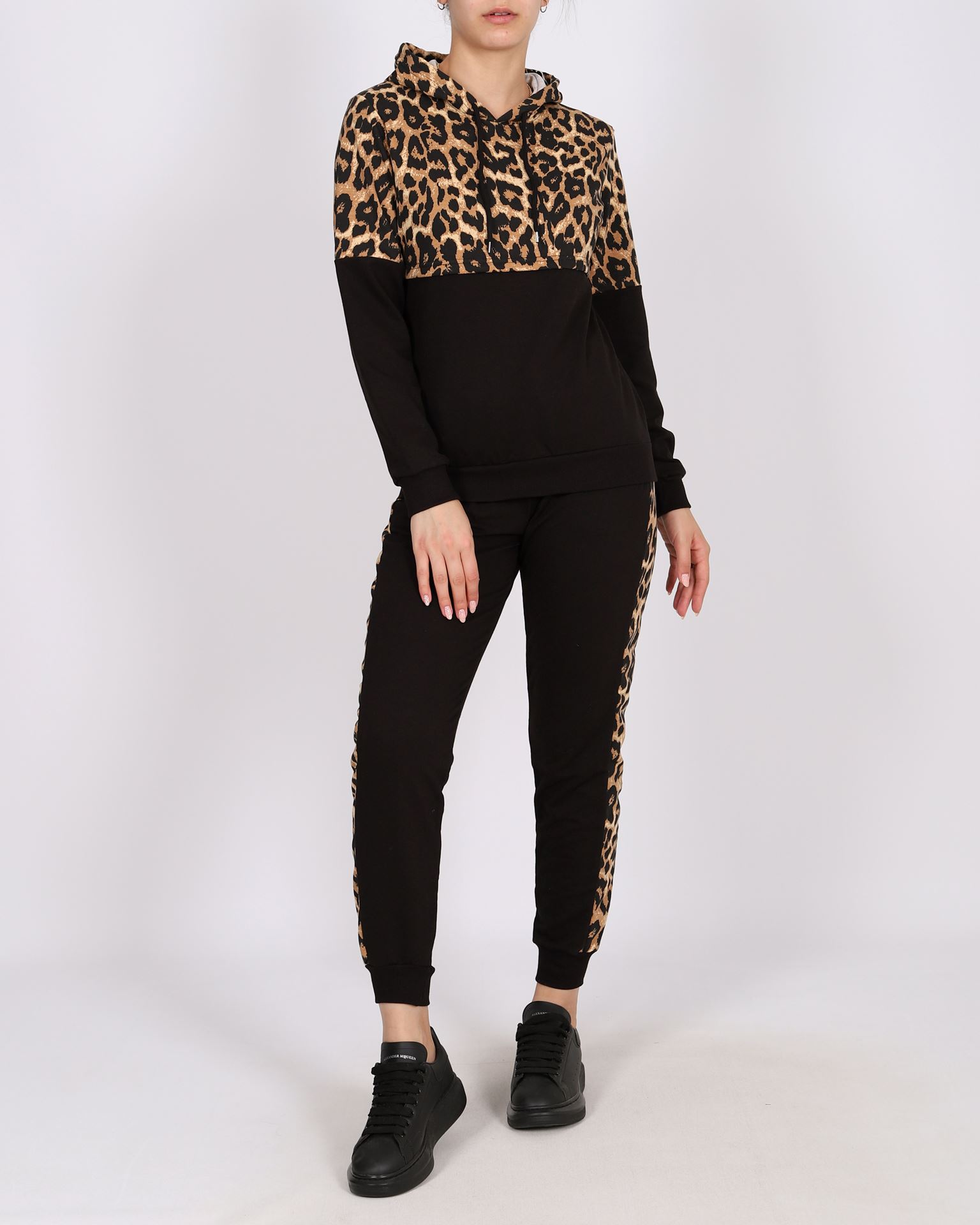 Siyah Leopar Desenli Eşofman Takımı TKM2138