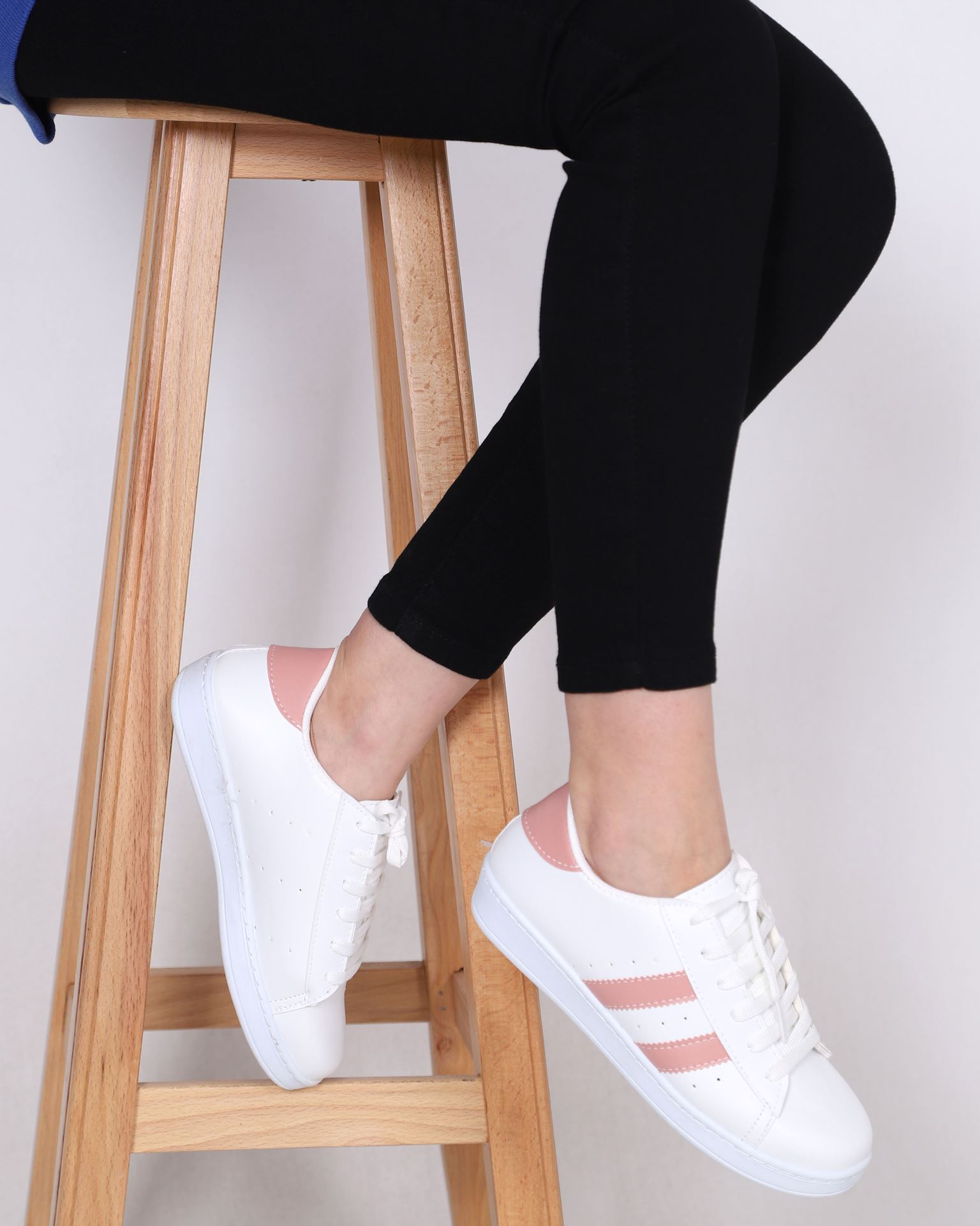 Beyaz Nude Pembe Şeritli Spor Ayakkabı AYK260