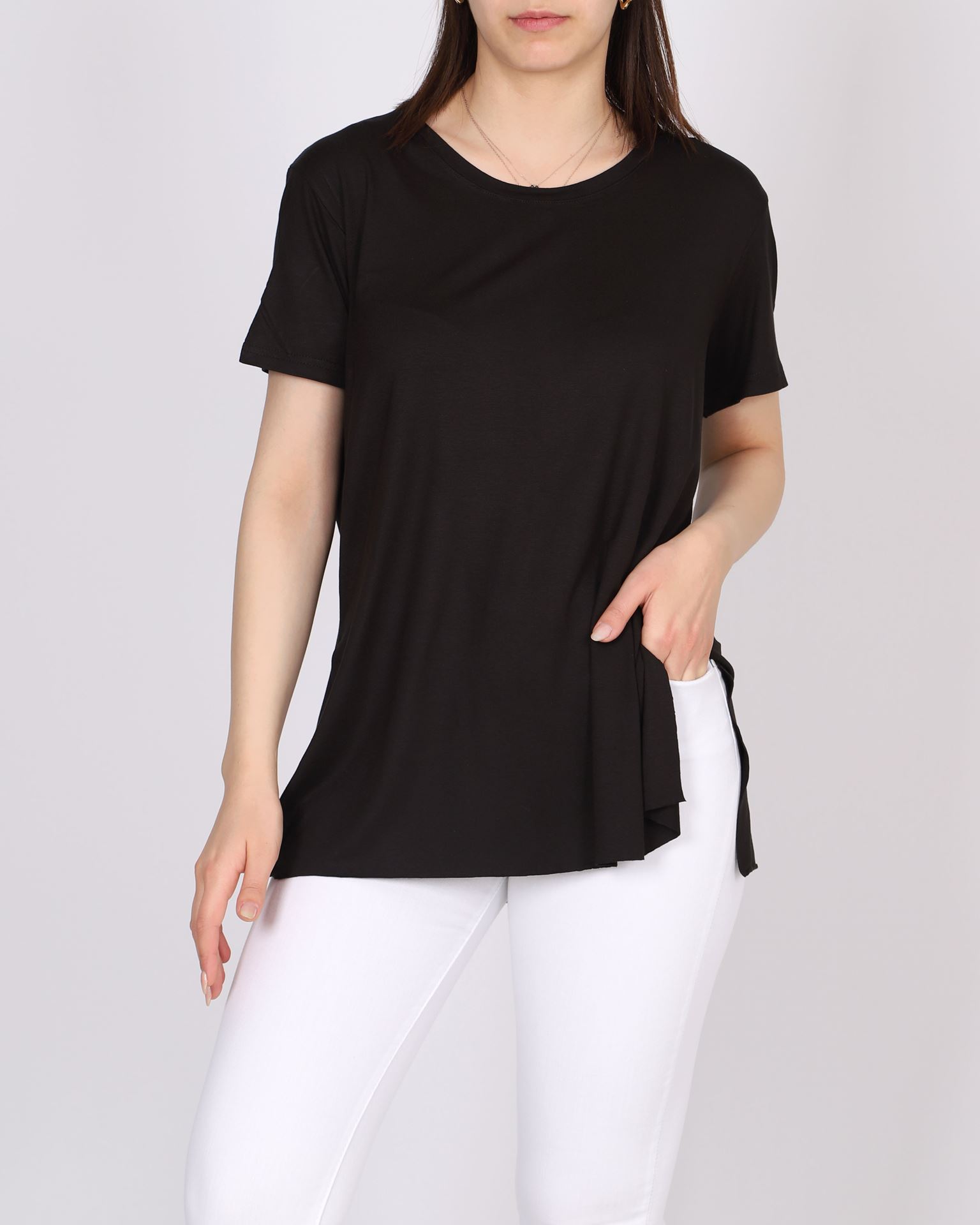 Siyah Yandan Yırtmaçlı T-shirt TSH369