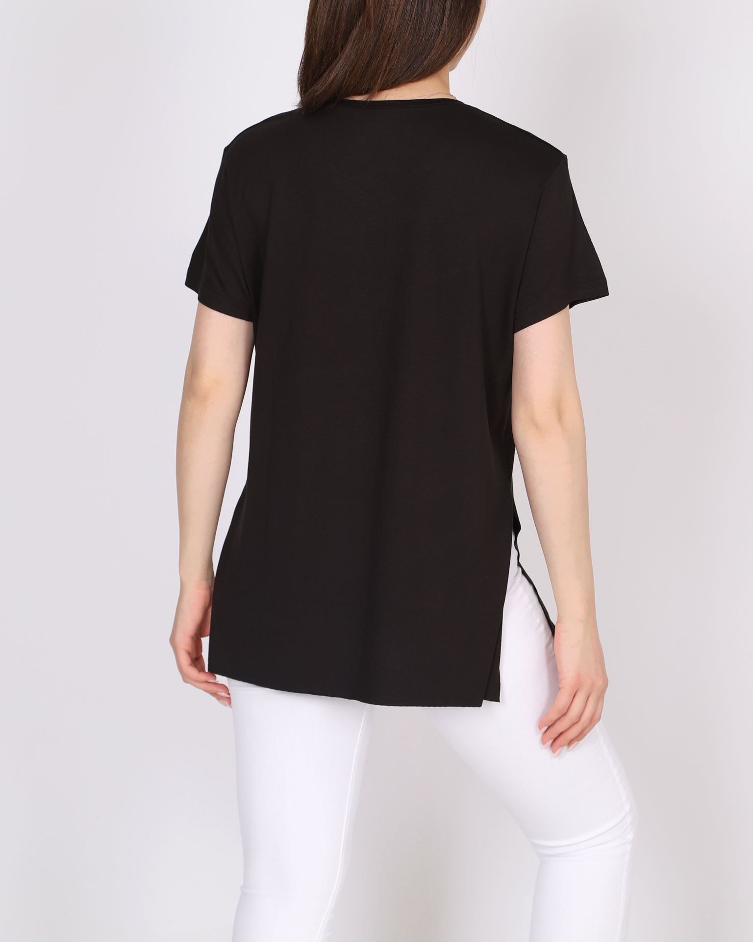 Siyah V Yaka Yırtmaçlı T-shirt TSH381